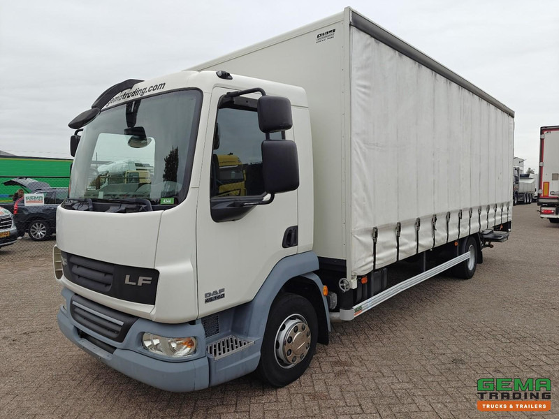 DAF FA LF45.140 4x2 Dagcab Euro4 - 12T - Schuifzeilen/Geslotenbak 6.9m + Laadklep 1500kg - 66.000km Origineel! - Handgeschakeld - Curtain side truck: picture 1 DAF FA LF45.140 4x2 Dagcab Euro4 - 12T - Schuifzeilen/Geslotenbak 6.9m + Laadklep 1500kg - 66.000km Origineel! - Handgeschakeld - Curtain side truck: picture 1