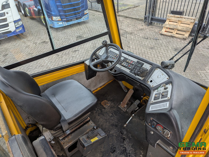 Terberg YT222 Allison - Schotel 30T - Landbouw kenteken - Terminal tractor: picture 5 Terberg YT222 Allison - Schotel 30T - Landbouw kenteken - Terminal tractor: picture 5