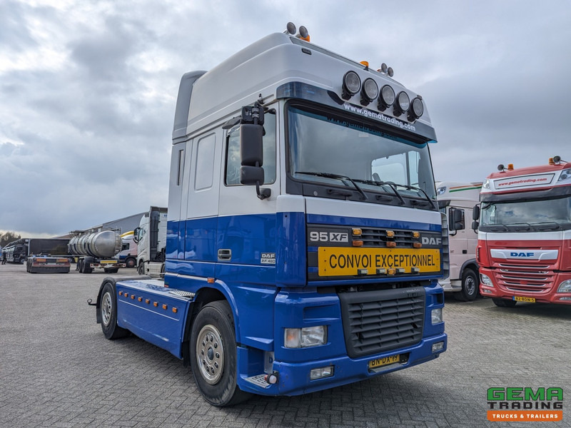 DAF 95XF.480 4x2 Superspacecab Euro3 - Handgeschakeld - Limited Edition Interieur - Side Skirts - Luchthoorns - Tractor truck: picture 2 DAF 95XF.480 4x2 Superspacecab Euro3 - Handgeschakeld - Limited Edition Interieur - Side Skirts - Luchthoorns - Tractor truck: picture 2