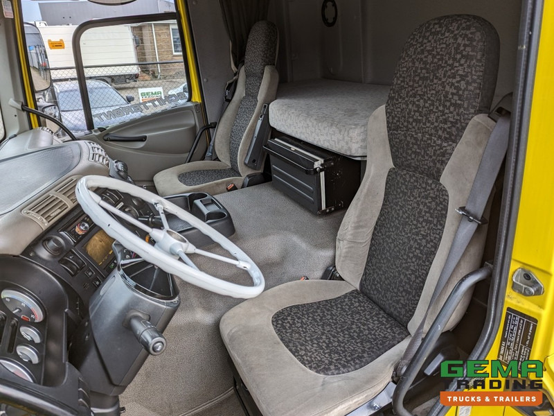 DAF FT CF85.360 4x2 Sleepcab Euro5 PTO Prep - 3-Spaaks stuur - Side Skirts - NATO (T1327) - Tractor truck: picture 5 DAF FT CF85.360 4x2 Sleepcab Euro5 PTO Prep - 3-Spaaks stuur - Side Skirts - NATO (T1327) - Tractor truck: picture 5
