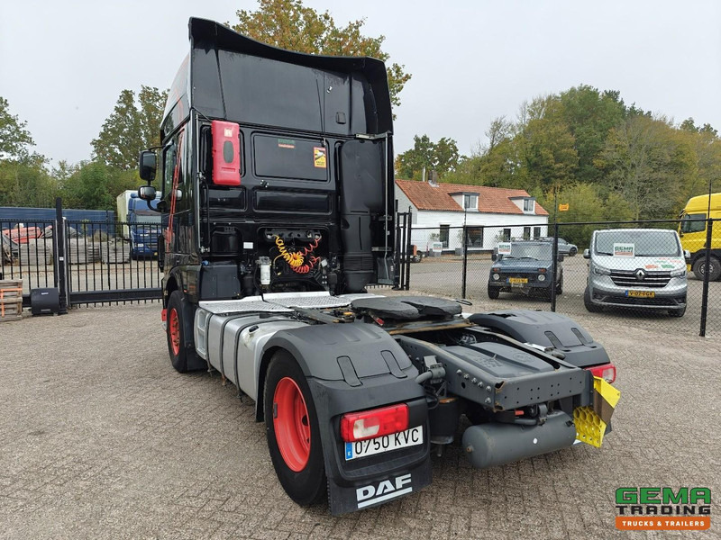 DAF FT XF460 4x2 Superspacecab Euro6A - Retarder - Dubbele Tanks - StandAirco - SMARTTacho V2 - Tractor truck: picture 4 DAF FT XF460 4x2 Superspacecab Euro6A - Retarder - Dubbele Tanks - StandAirco - SMARTTacho V2 - Tractor truck: picture 4