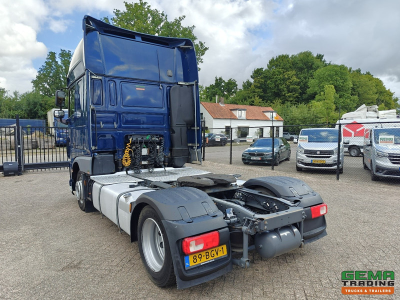DAF XF 440 FT 4x2 SuperSpaceCab Euro6A - MEGA - Retarder - HandGeschakeld - 344.000KM! - Tractor truck: picture 4 DAF XF 440 FT 4x2 SuperSpaceCab Euro6A - MEGA - Retarder - HandGeschakeld - 344.000KM! - Tractor truck: picture 4
