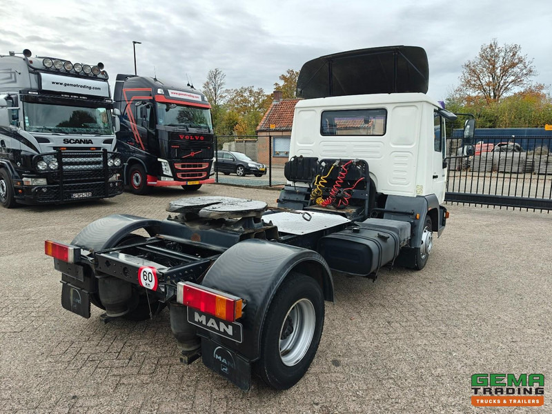 MAN LE 10.220 4x2 Dagcabine Euro3 - Handgeschakeld - Analoge Tachograaf - 195.000km - Tractor truck: picture 3 MAN LE 10.220 4x2 Dagcabine Euro3 - Handgeschakeld - Analoge Tachograaf - 195.000km - Tractor truck: picture 3