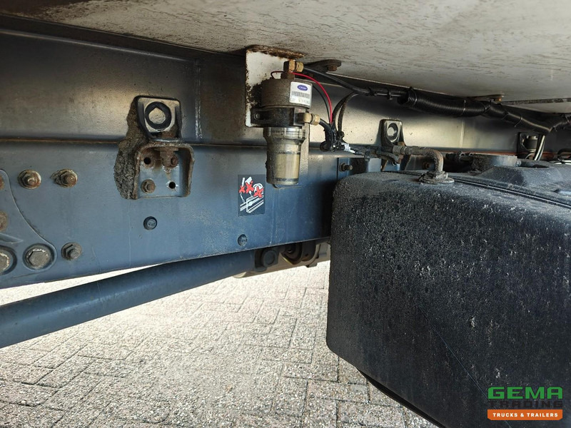 Refrigerator truck Volvo FL 240 4x2 Dagcabine Euro5 - Koel-Vriesbak 5.5m - Thermo King T-800R - Laadklep 1500KG: picture 19 Refrigerator truck Volvo FL 240 4x2 Dagcabine Euro5 - Koel-Vriesbak 5.5m - Thermo King T-800R - Laadklep 1500KG: picture 19