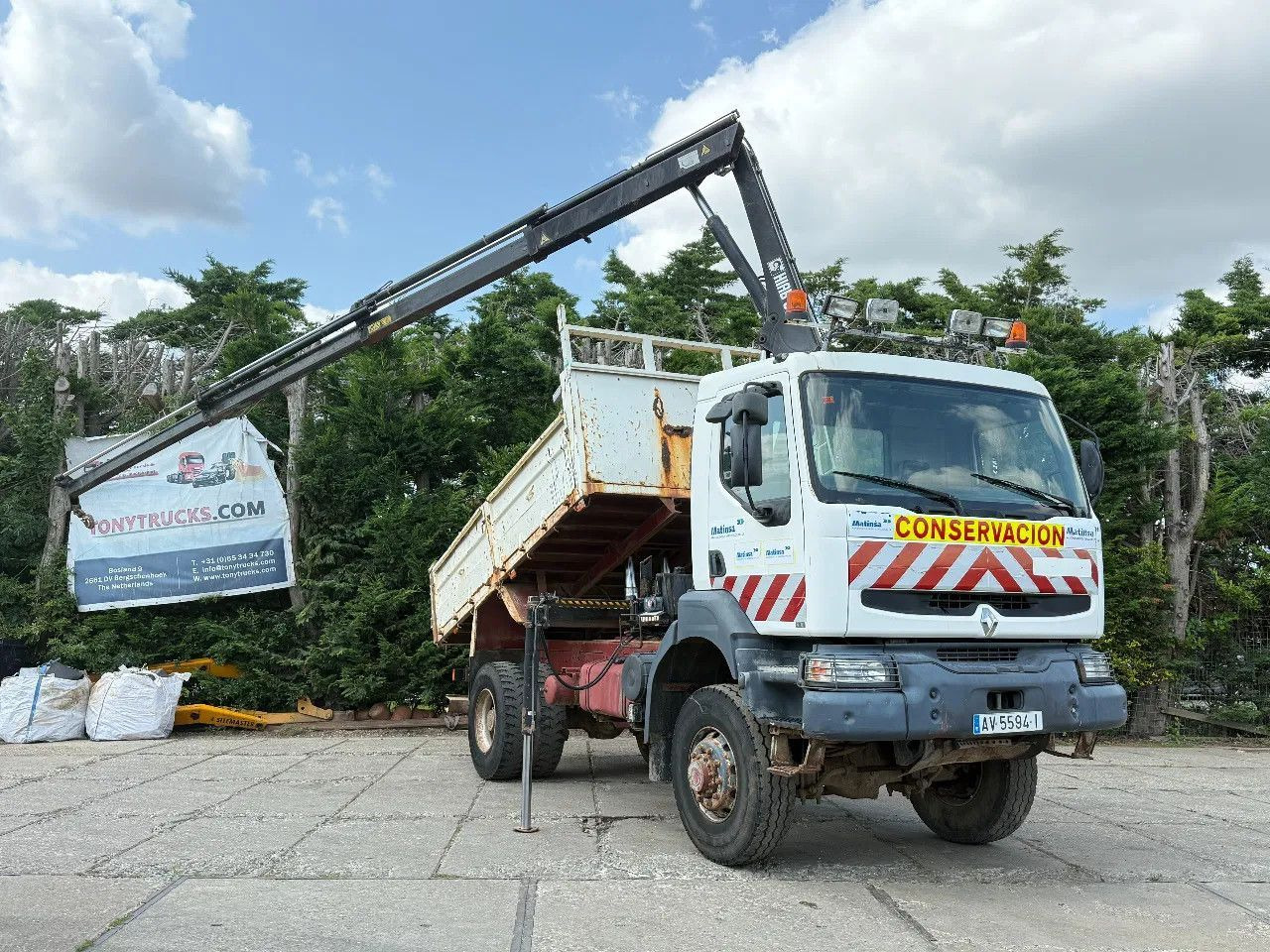 Renault Kerax 400 4X4 Tipper + Hiab 085 Spring/Spring EU - Tipper, Crane truck: picture 1 Renault Kerax 400 4X4 Tipper + Hiab 085 Spring/Spring EU - Tipper, Crane truck: picture 1