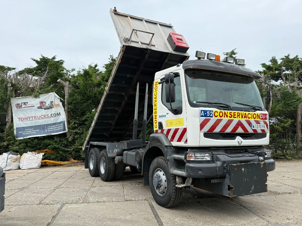Renault Kerax 400 6X6 Tipper Spring/spring ZF Man Gear E - Tipper: picture 1 Renault Kerax 400 6X6 Tipper Spring/spring ZF Man Gear E - Tipper: picture 1