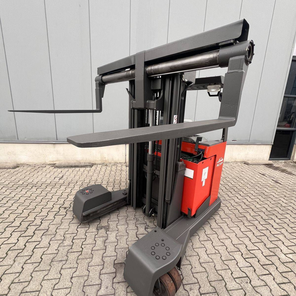 Atlet UFS250DTFVRG450 - 4-way reach truck: picture 5 Atlet UFS250DTFVRG450 - 4-way reach truck: picture 5
