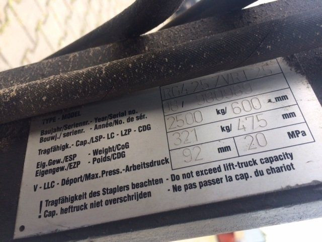 Kooi Fork positioner with Reach forks - Attachment for Material handling equipment: picture 5 Kooi Fork positioner with Reach forks - Attachment for Material handling equipment: picture 5