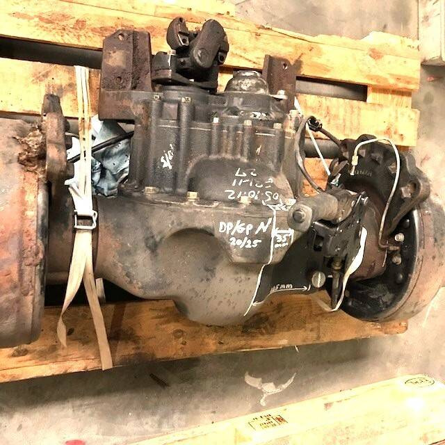 Complete front axle for Caterpillar - Axle and parts for Material handling equipment: picture 4 Complete front axle for Caterpillar - Axle and parts for Material handling equipment: picture 4