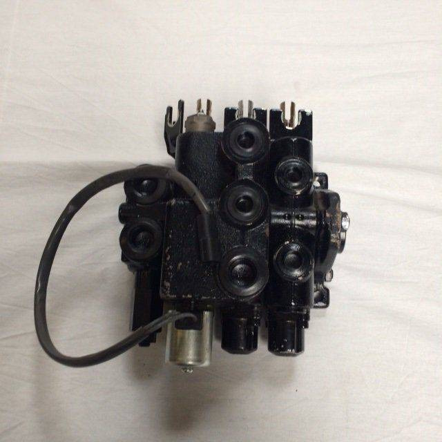 Hydraulic control valve - Hydraulic valve for Material handling equipment: picture 1 Hydraulic control valve - Hydraulic valve for Material handling equipment: picture 1