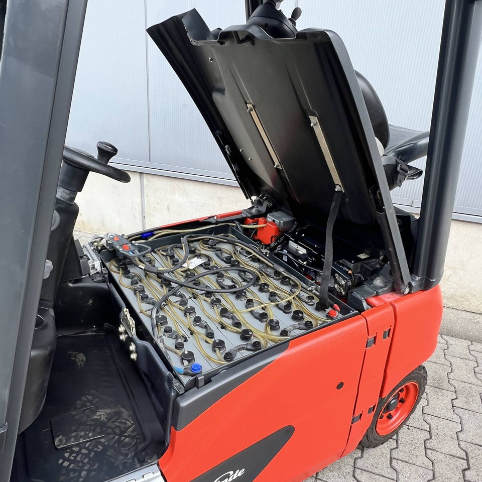 Electric forklift Linde E16P (386-02) EVO: picture 9