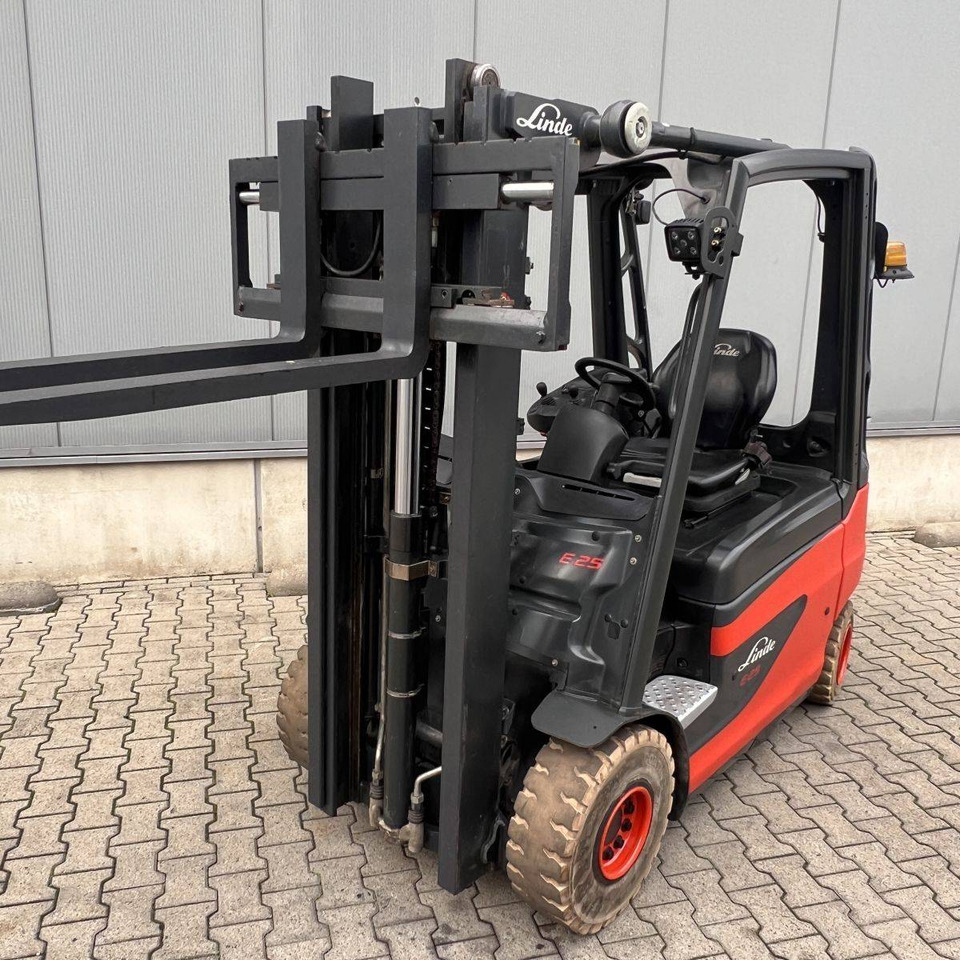 Linde E25 (387) - Electric forklift: picture 2 Linde E25 (387) - Electric forklift: picture 2