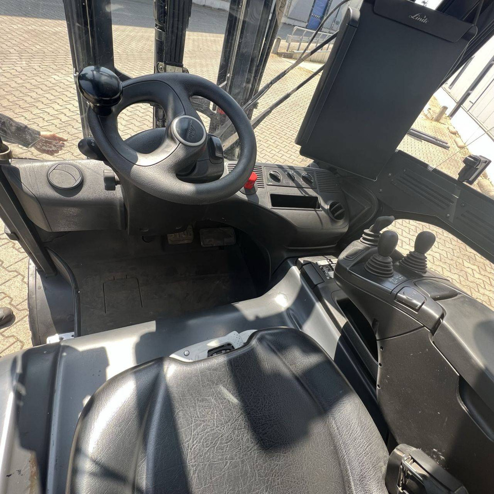 Electric forklift Linde E30/600 HL (387): picture 6 Electric forklift Linde E30/600 HL (387): picture 6