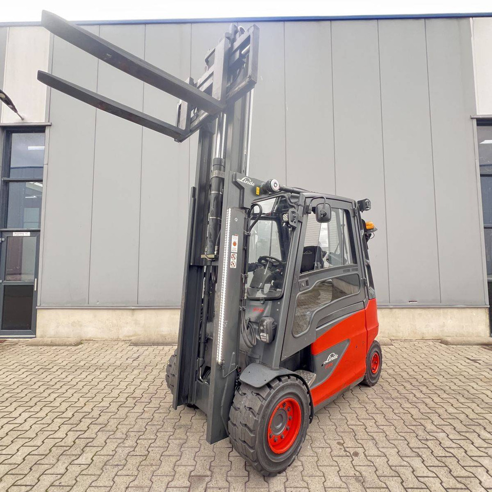 Linde E35/600H (388) - Electric forklift: picture 3 Linde E35/600H (388) - Electric forklift: picture 3