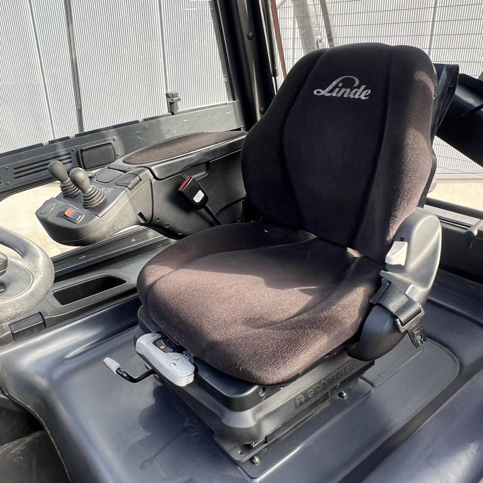 Linde E35/600H (388) - Electric forklift: picture 4 Linde E35/600H (388) - Electric forklift: picture 4