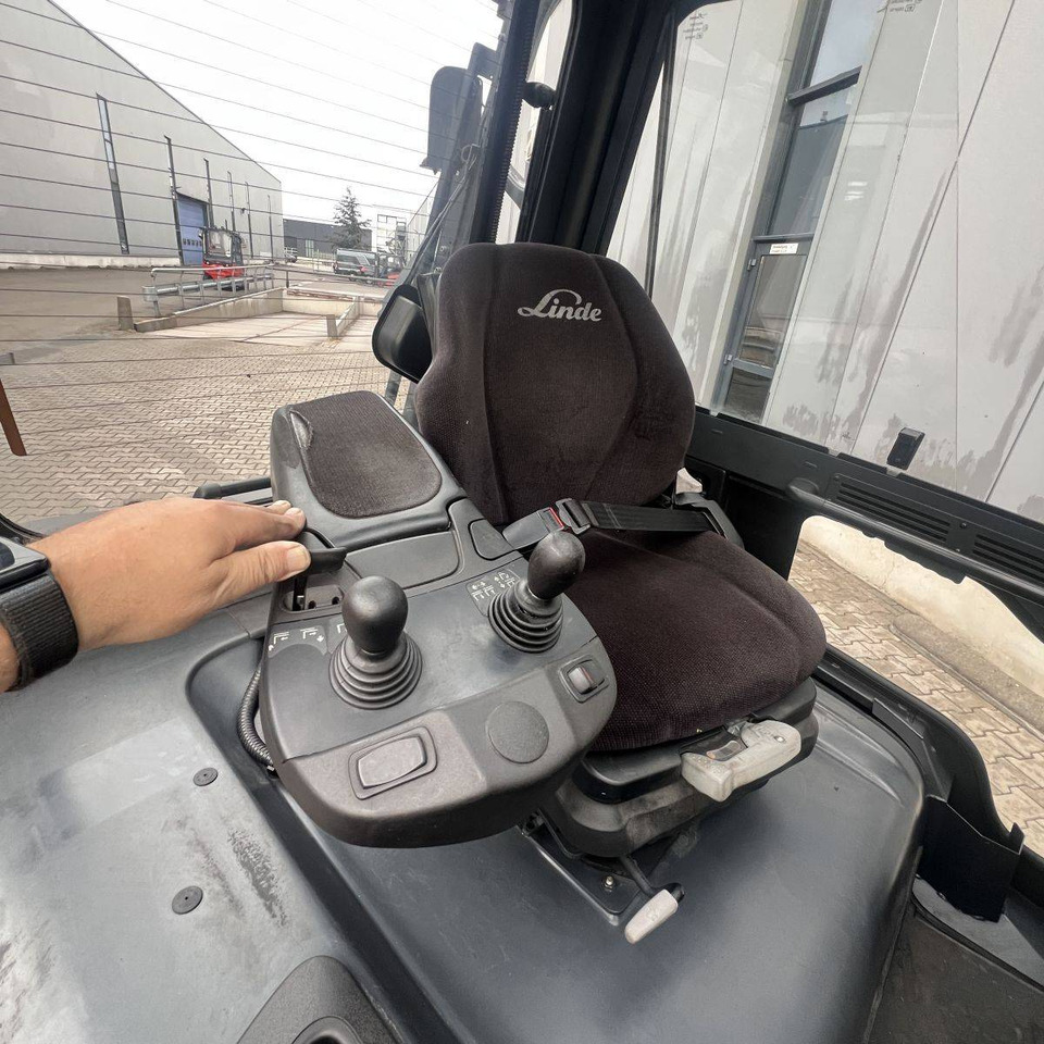 Linde E35/600H (388) - Electric forklift: picture 4 Linde E35/600H (388) - Electric forklift: picture 4