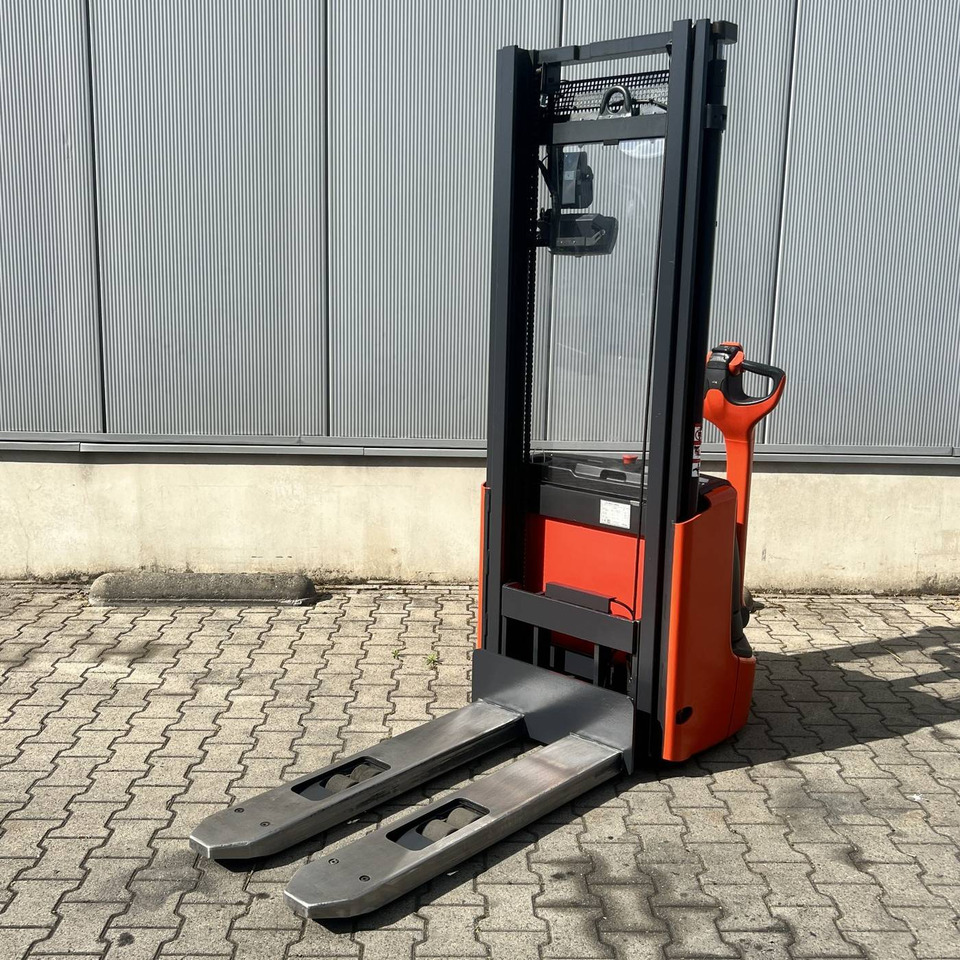 Linde L12 (1172) - Stacker: picture 2 Linde L12 (1172) - Stacker: picture 2