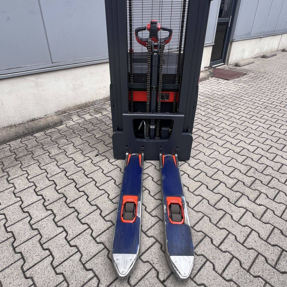 Linde L14 (1173) - Stacker: picture 3 Linde L14 (1173) - Stacker: picture 3