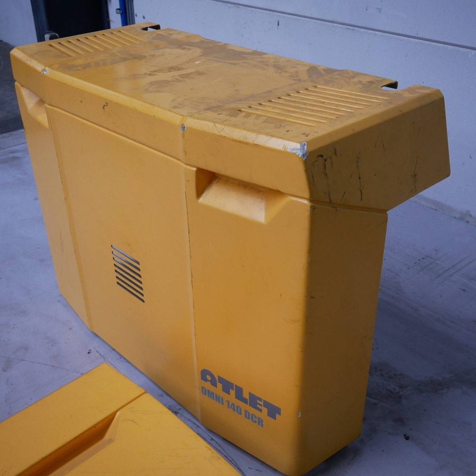 Plastic covers for Dambach, Atlet OMNI 140DCR - Body and exterior for Material handling equipment: picture 2 Plastic covers for Dambach, Atlet OMNI 140DCR - Body and exterior for Material handling equipment: picture 2