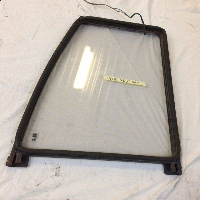 Side window right for Linde series 115 - Window and parts for Material handling equipment: picture 2 Side window right for Linde series 115 - Window and parts for Material handling equipment: picture 2