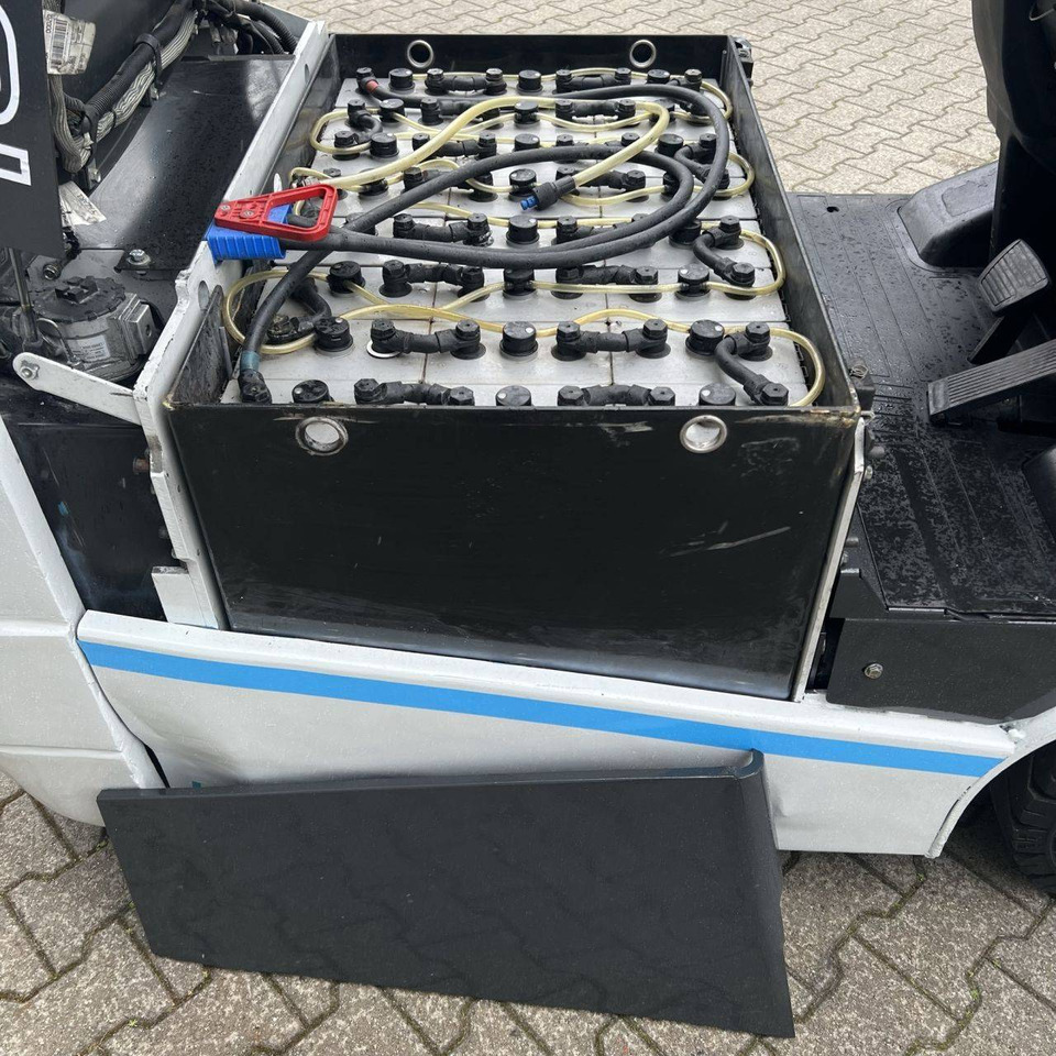 Electric forklift Unicarriers ET16 (AG1N12L16Q): picture 11 Electric forklift Unicarriers ET16 (AG1N12L16Q): picture 11