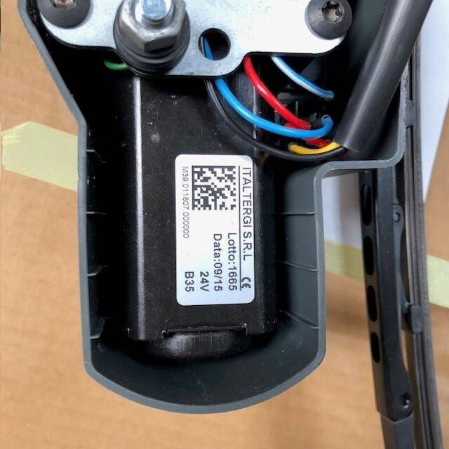 Window Front for Caterpillar - Window and parts for Material handling equipment: picture 4 Window Front for Caterpillar - Window and parts for Material handling equipment: picture 4