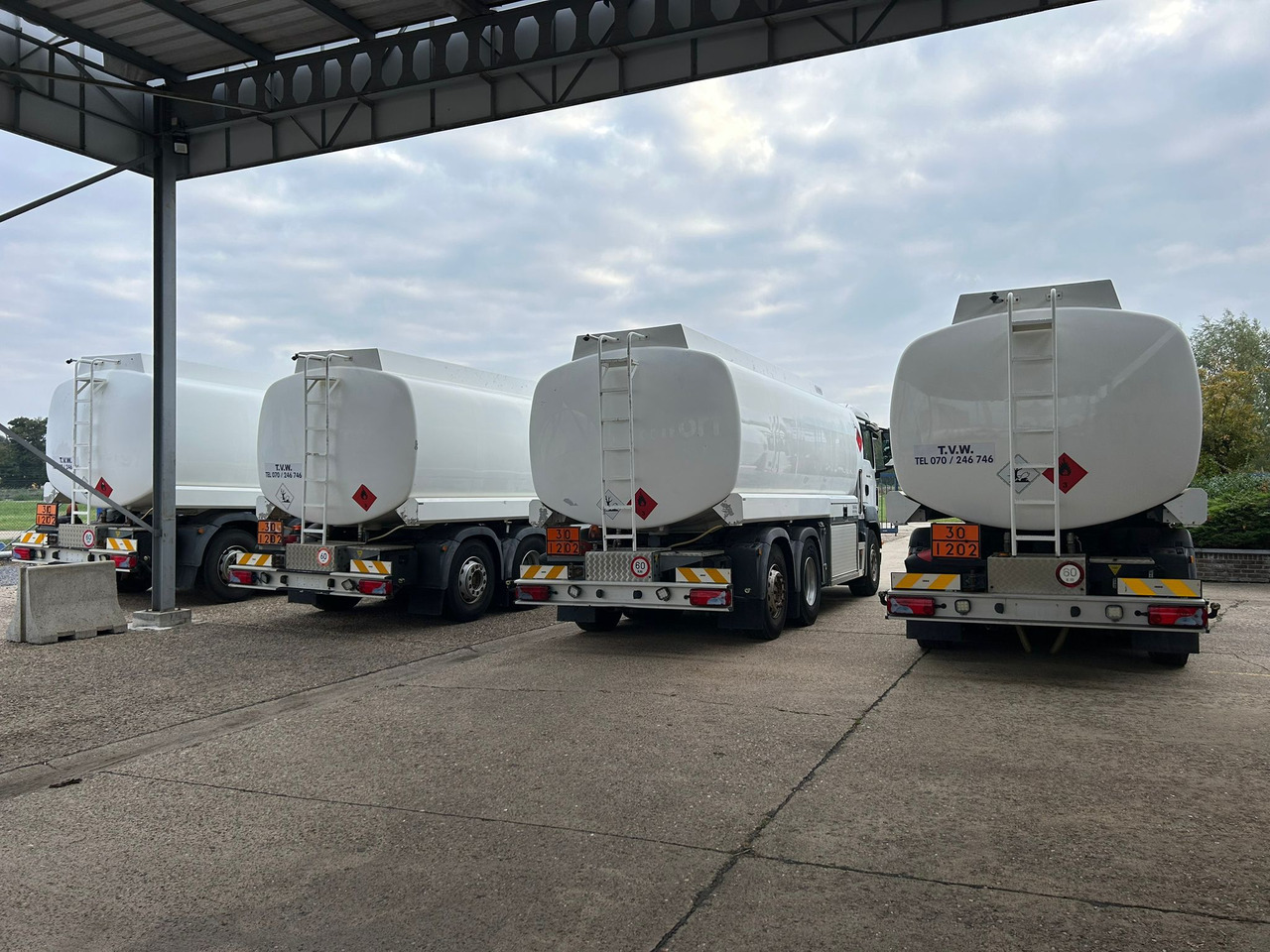 MAN TGS (lot of 4) - Tanker truck: picture 4 MAN TGS (lot of 4) - Tanker truck: picture 4