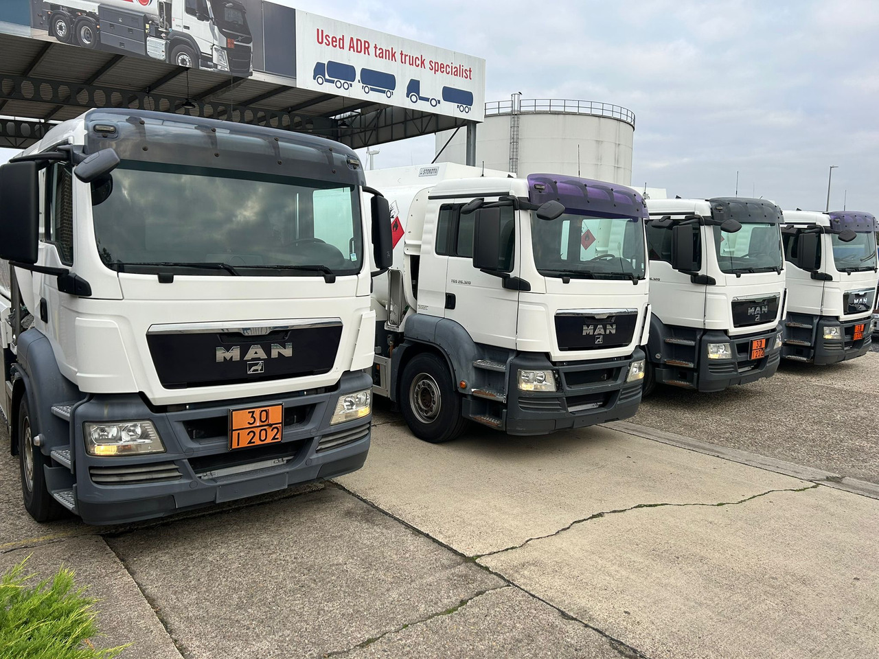 MAN TGS (lot of 4) - Tanker truck: picture 3 MAN TGS (lot of 4) - Tanker truck: picture 3