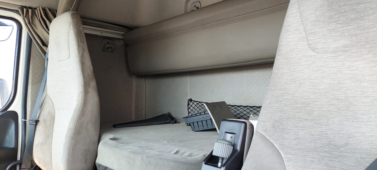 RENAULT PREMIUM 410 - Tractor truck: picture 4 RENAULT PREMIUM 410 - Tractor truck: picture 4