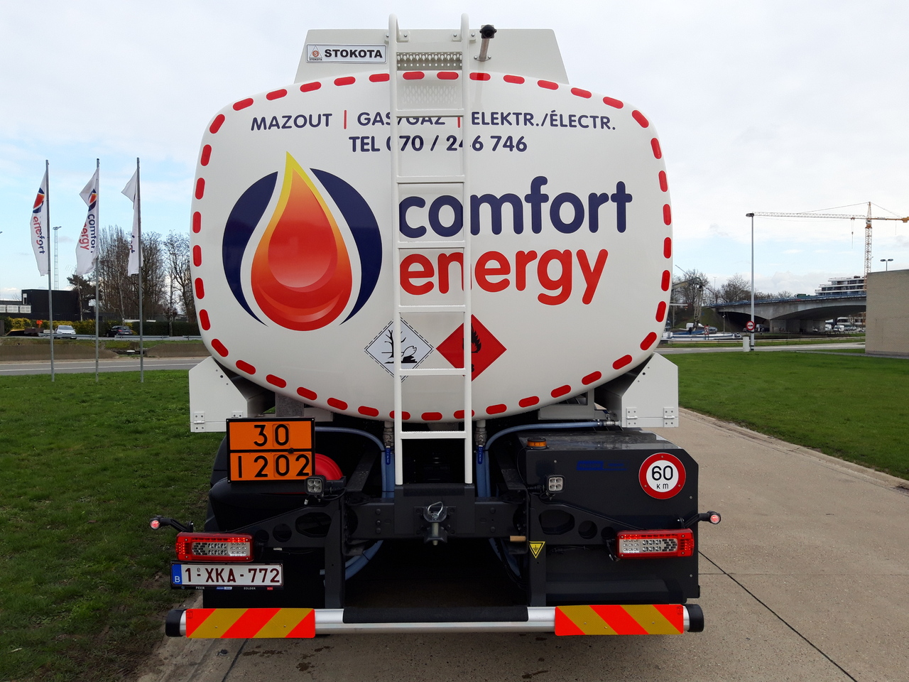 Tanker truck VOLVO FM: picture 14