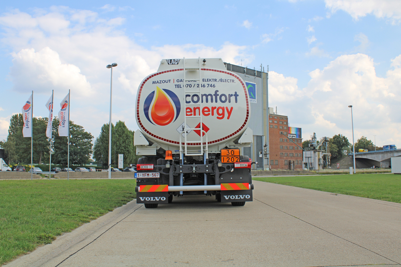 Tanker truck VOLVO FM: picture 9