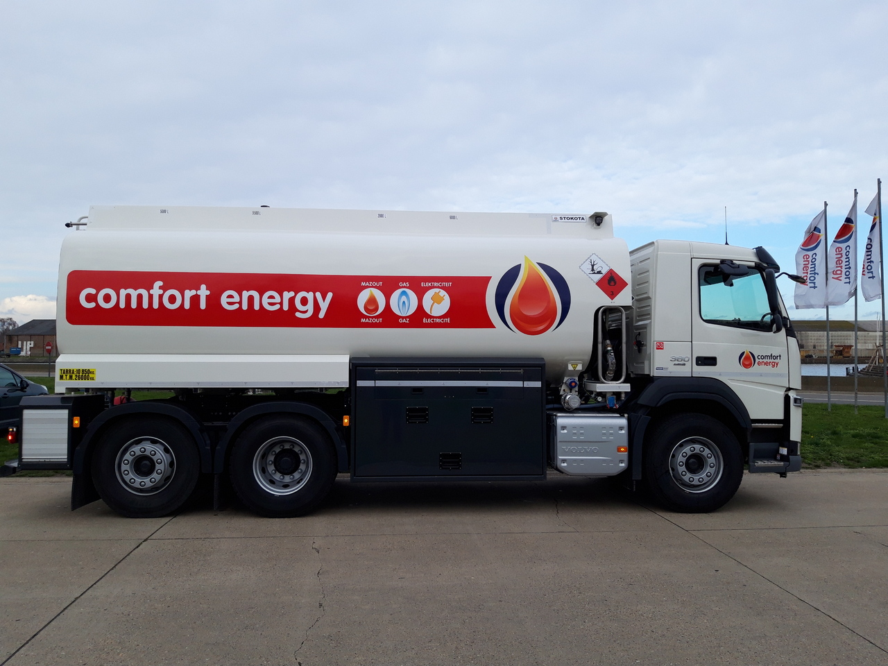 Tanker truck VOLVO FM: picture 12