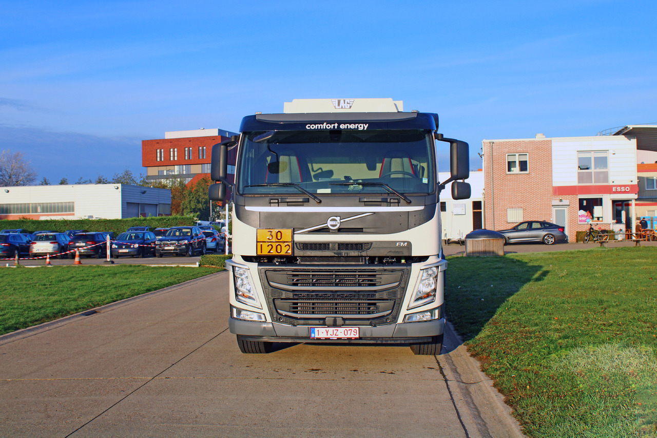 Tanker truck VOLVO FM: picture 4