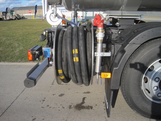 VOLVO FM - Tanker truck: picture 3 VOLVO FM - Tanker truck: picture 3
