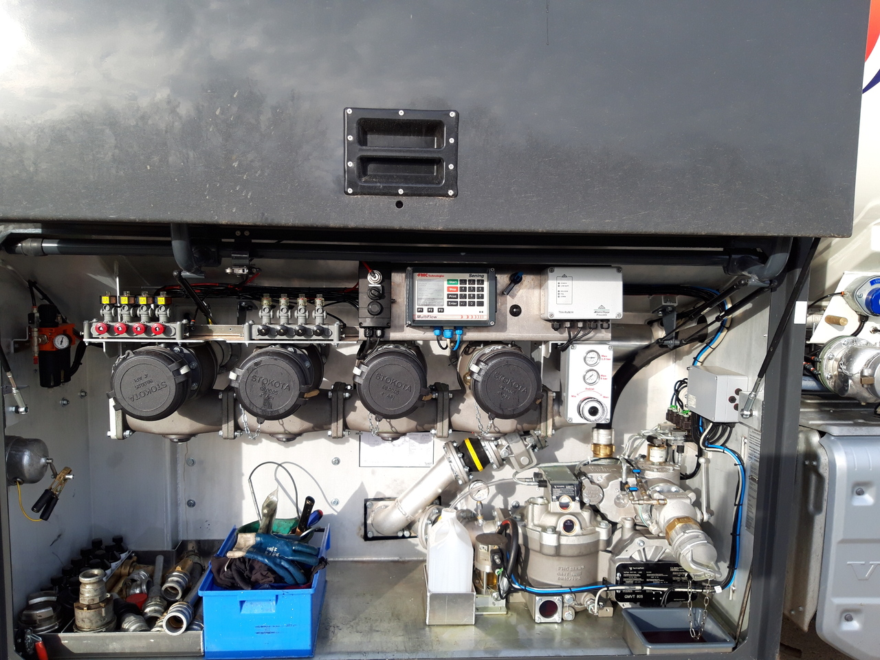 VOLVO FM - Tanker truck: picture 2 VOLVO FM - Tanker truck: picture 2