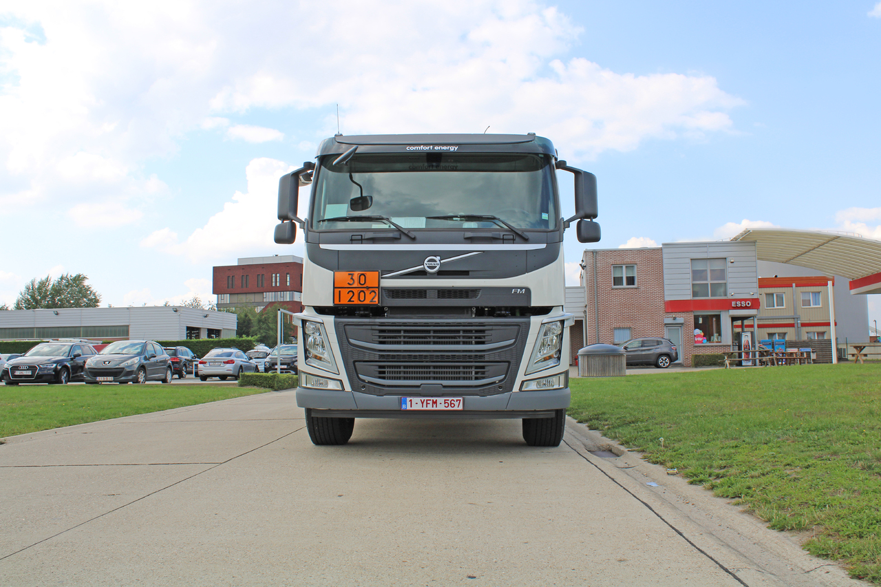 Tanker truck VOLVO FM: picture 5