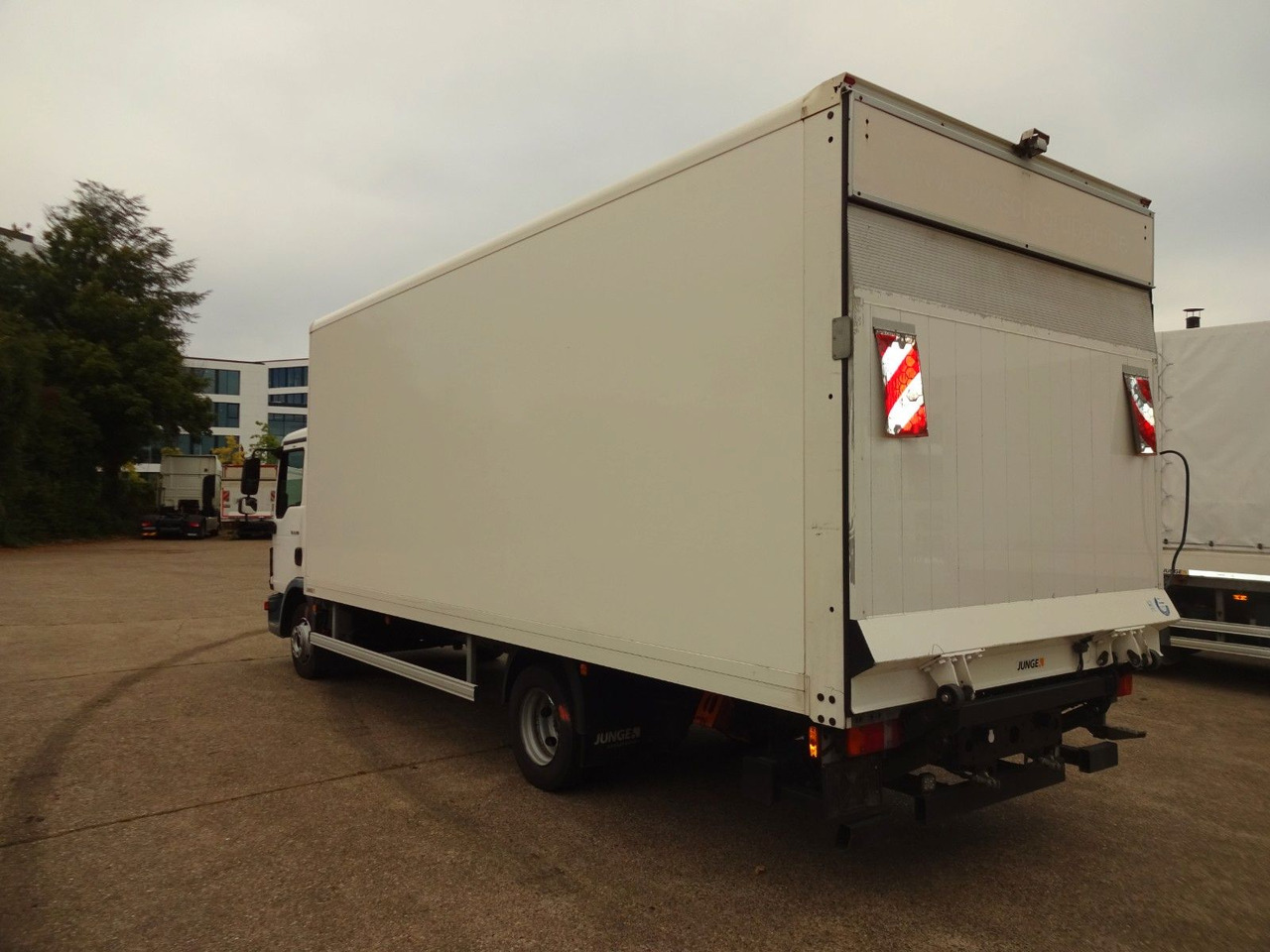 MAN TGL 8.190, LBW, Luft, Tempomat, Standheizung - Closed box van: picture 5 MAN TGL 8.190, LBW, Luft, Tempomat, Standheizung - Closed box van: picture 5