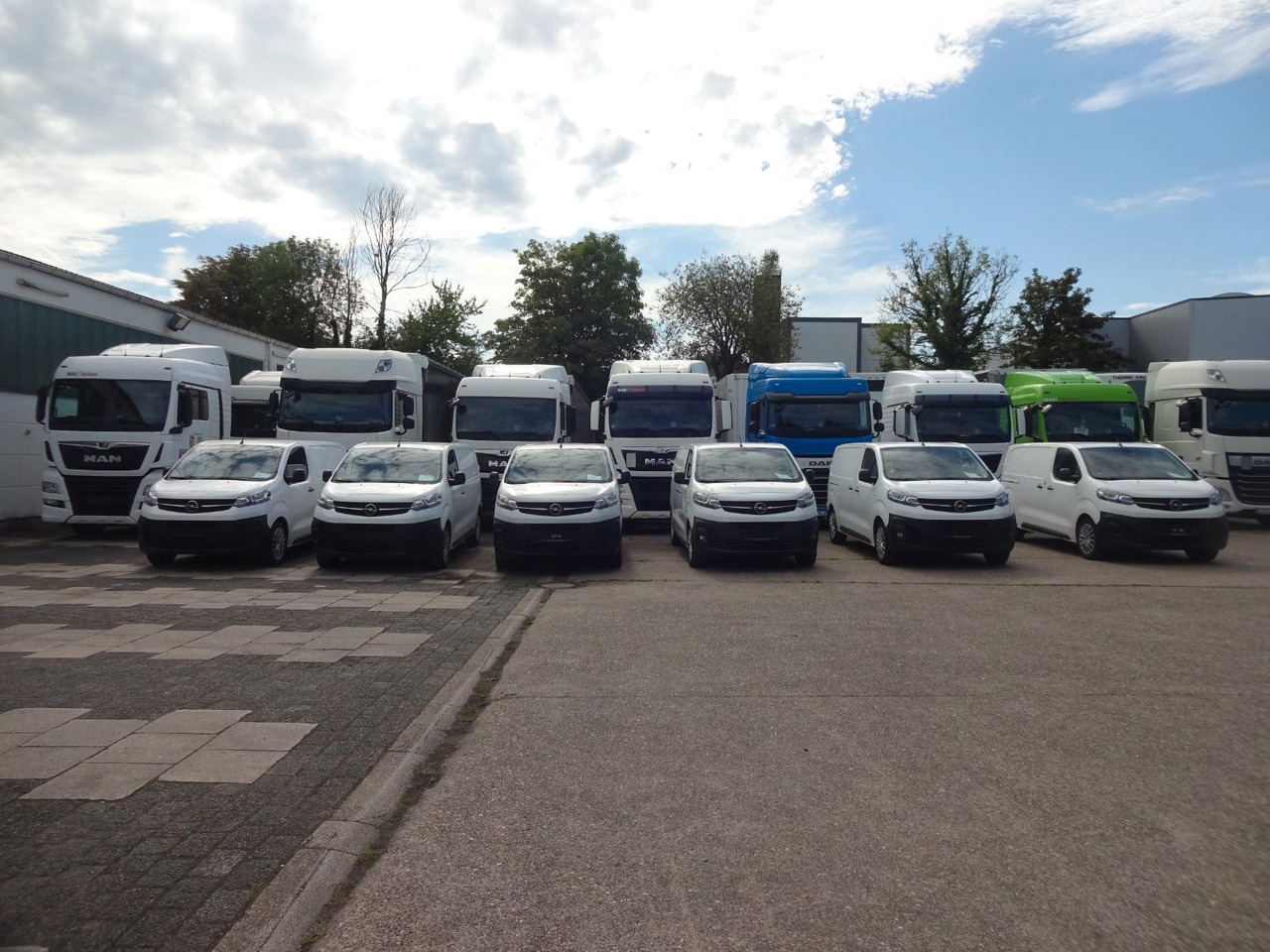 Opel Opel 5 x Vivaro Kasten L1H1, Klima, PDC, - Small van: picture 1 Opel Opel 5 x Vivaro Kasten L1H1, Klima, PDC, - Small van: picture 1