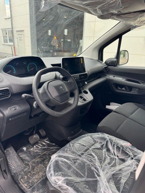 Passenger van, Electric van Peugeot 2 x Partner Premium Elektro L3H1, 100 kW, Neu: picture 7