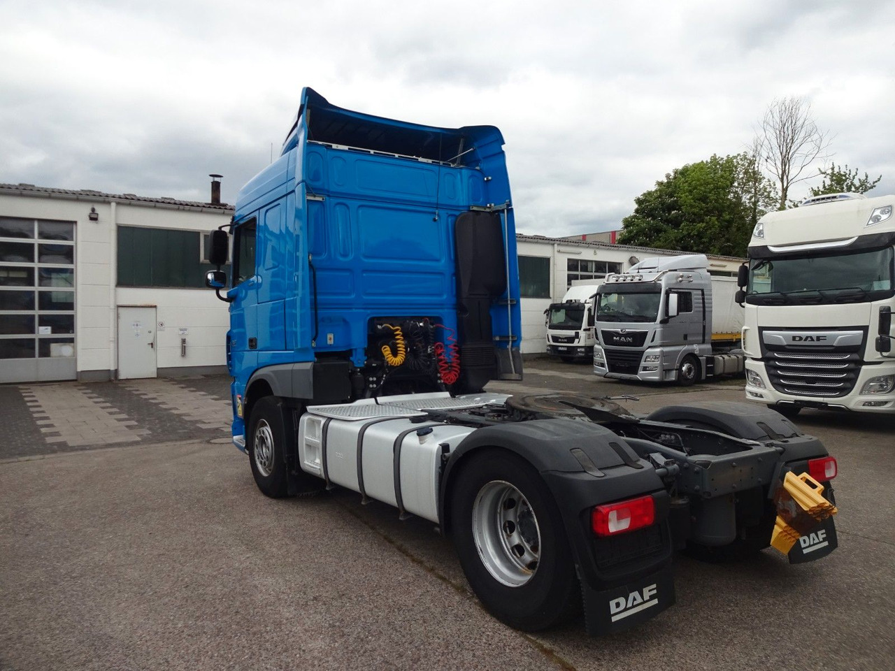 DAF XF 440, SC, Klima, 2 x Tank, Intarder, - Tractor truck: picture 5 DAF XF 440, SC, Klima, 2 x Tank, Intarder, - Tractor truck: picture 5
