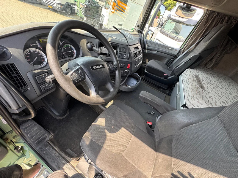 DAF XF 460 6X2 Jumbo Volume kombi Standairco Hefdak 8.1 + 7.8M 120m3 - Box truck: picture 5 DAF XF 460 6X2 Jumbo Volume kombi Standairco Hefdak 8.1 + 7.8M 120m3 - Box truck: picture 5