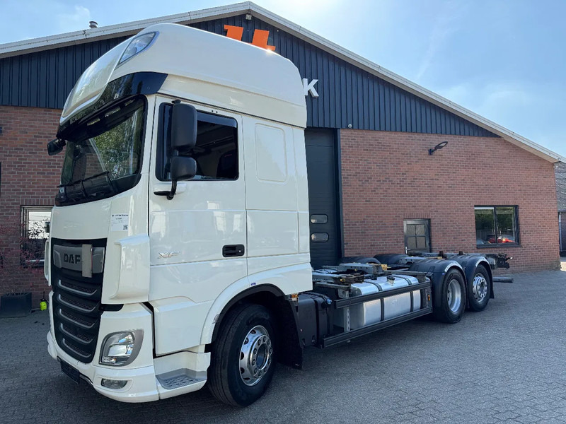 DAF XF 480 6X2 SSC FAN BDF Retarder 2x AHK Lenkachse Standairco - Container transporter/ Swap body truck: picture 1 DAF XF 480 6X2 SSC FAN BDF Retarder 2x AHK Lenkachse Standairco - Container transporter/ Swap body truck: picture 1