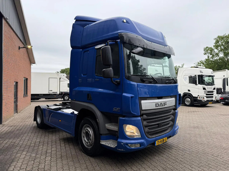 DAF CF 400 Space Cab side ACC 4x2 615.010KM NL Truck - Tractor truck: picture 2 DAF CF 400 Space Cab side ACC 4x2 615.010KM NL Truck - Tractor truck: picture 2