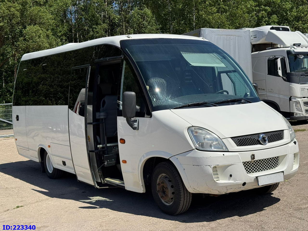 IVECO Wing Euro5 25 places - Coach: picture 2 IVECO Wing Euro5 25 places - Coach: picture 2