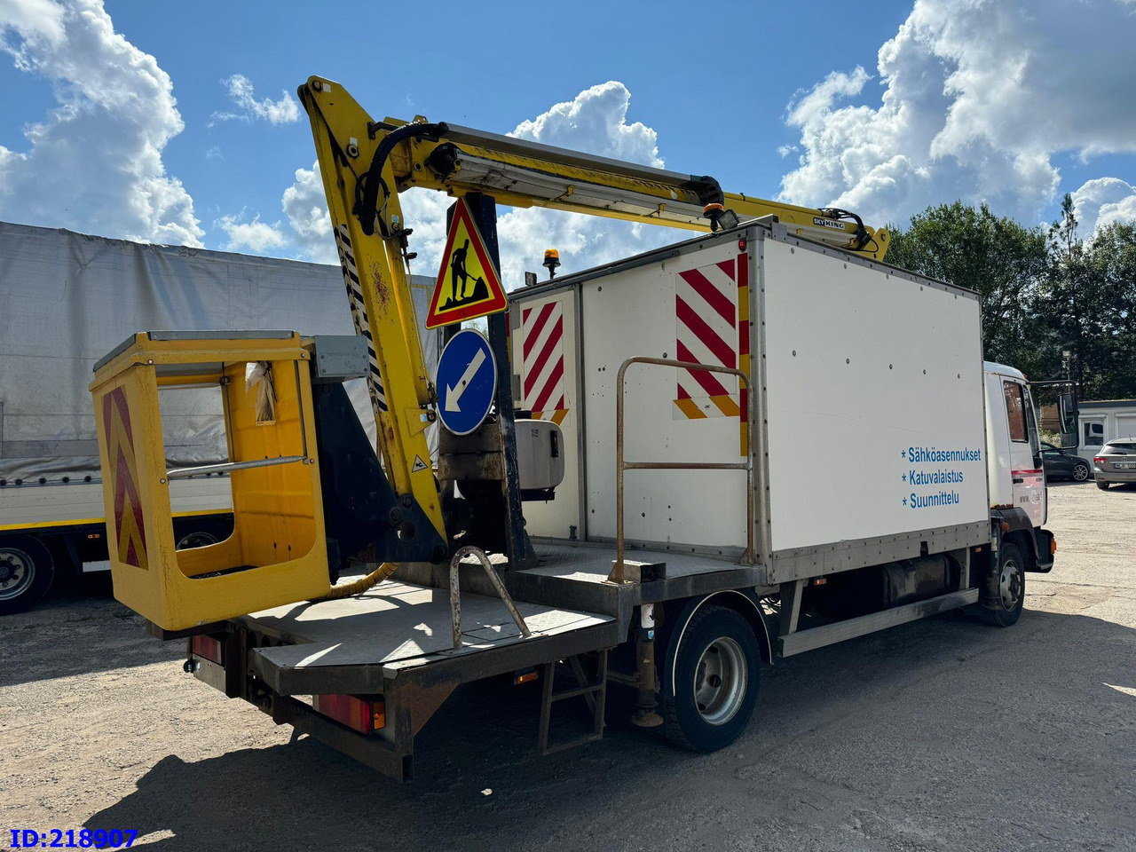 MAN LE 220C + Sky King 179TV - Truck with aerial platform, Utility/ Special vehicle: picture 5 MAN LE 220C + Sky King 179TV - Truck with aerial platform, Utility/ Special vehicle: picture 5