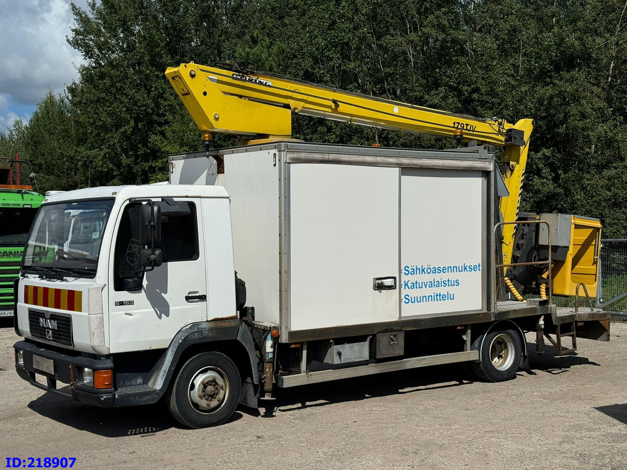 MAN LE 220C + Sky King 179TV - Truck with aerial platform, Utility/ Special vehicle: picture 1 MAN LE 220C + Sky King 179TV - Truck with aerial platform, Utility/ Special vehicle: picture 1