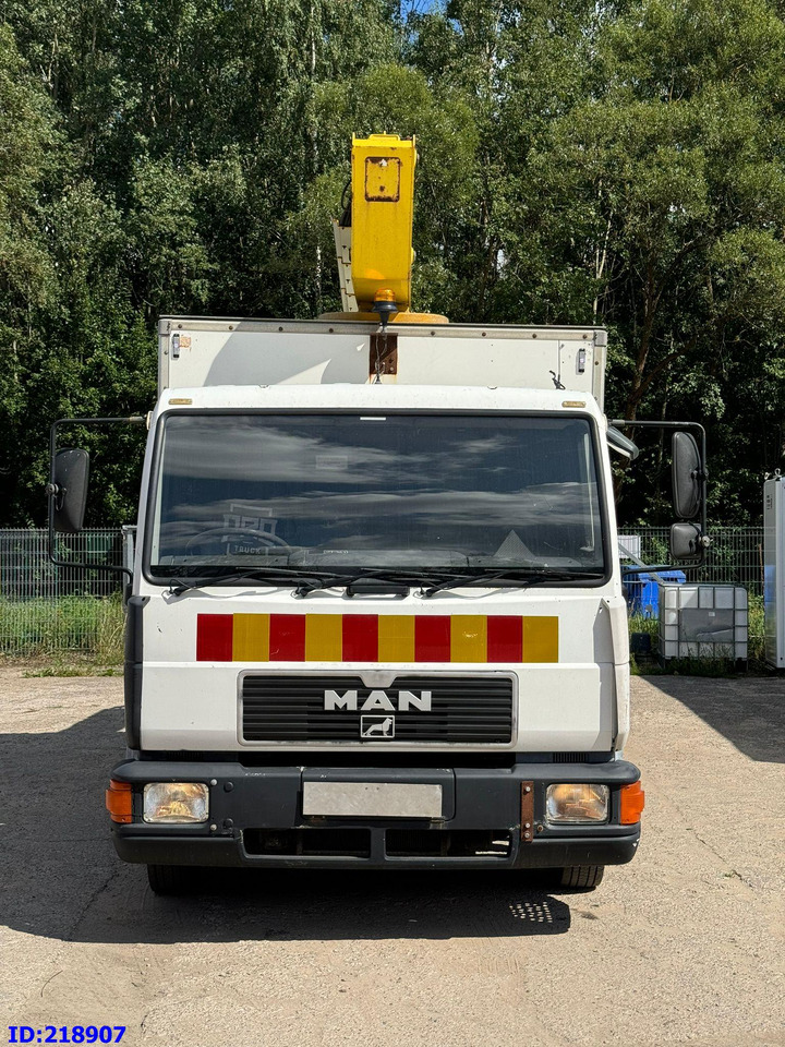MAN LE 220C + Sky King 179TV - Truck with aerial platform, Utility/ Special vehicle: picture 2 MAN LE 220C + Sky King 179TV - Truck with aerial platform, Utility/ Special vehicle: picture 2