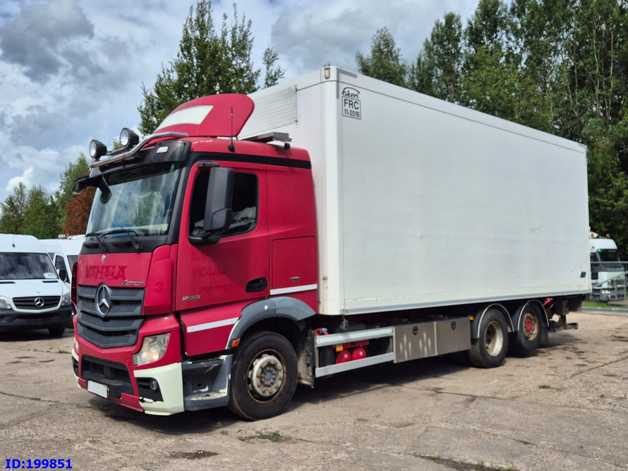 MERCEDES-BENZ Actros 2551 6x2 Euro5 - Box truck: picture 1 MERCEDES-BENZ Actros 2551 6x2 Euro5 - Box truck: picture 1