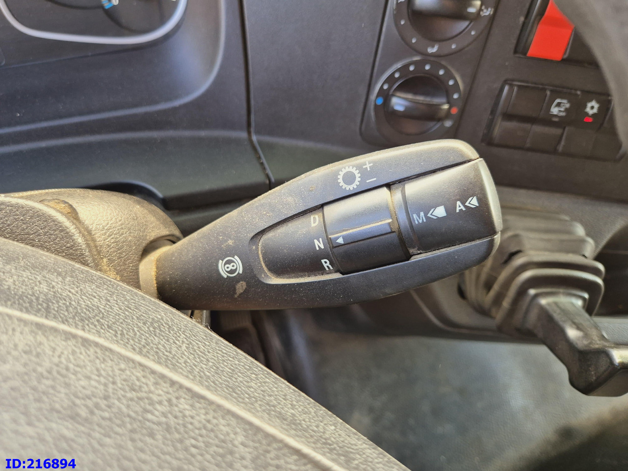 Isothermal truck MERCEDES-BENZ Atego 818 Euro6: picture 16