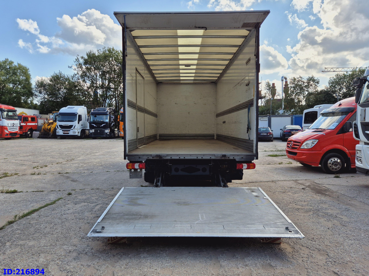 Isothermal truck MERCEDES-BENZ Atego 818 Euro6: picture 7